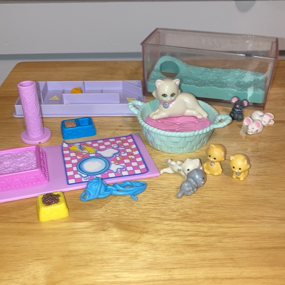 Littlest Pet Shop Toys Littlest Pet Shop Cat Kittens And Mouse Mouse Maze Set Poshmark